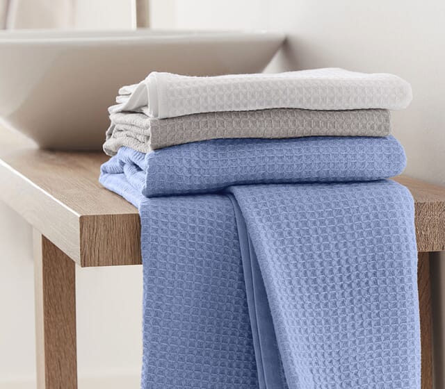 Sustainable towels & bathrobes