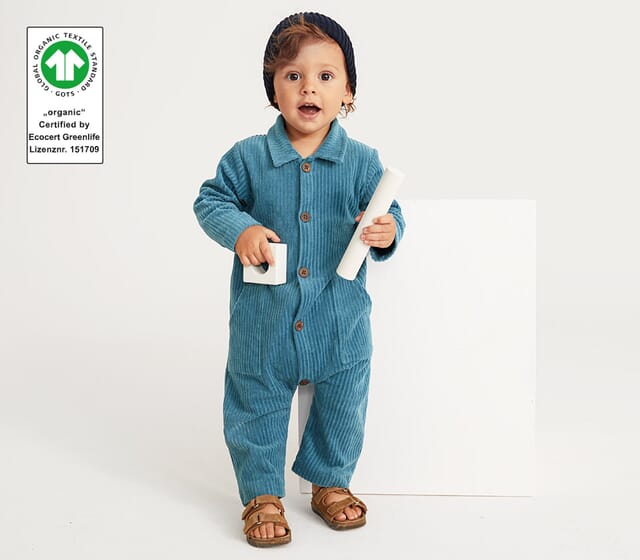 Baby Nicki-Overall aus 100% Bio-Baumwolle.