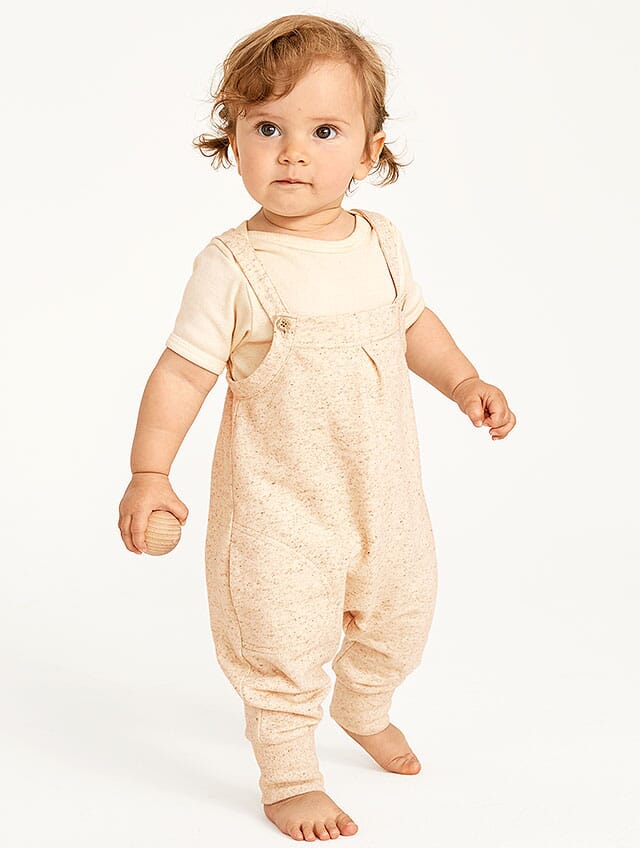 Baby bodysuits in organic quality.