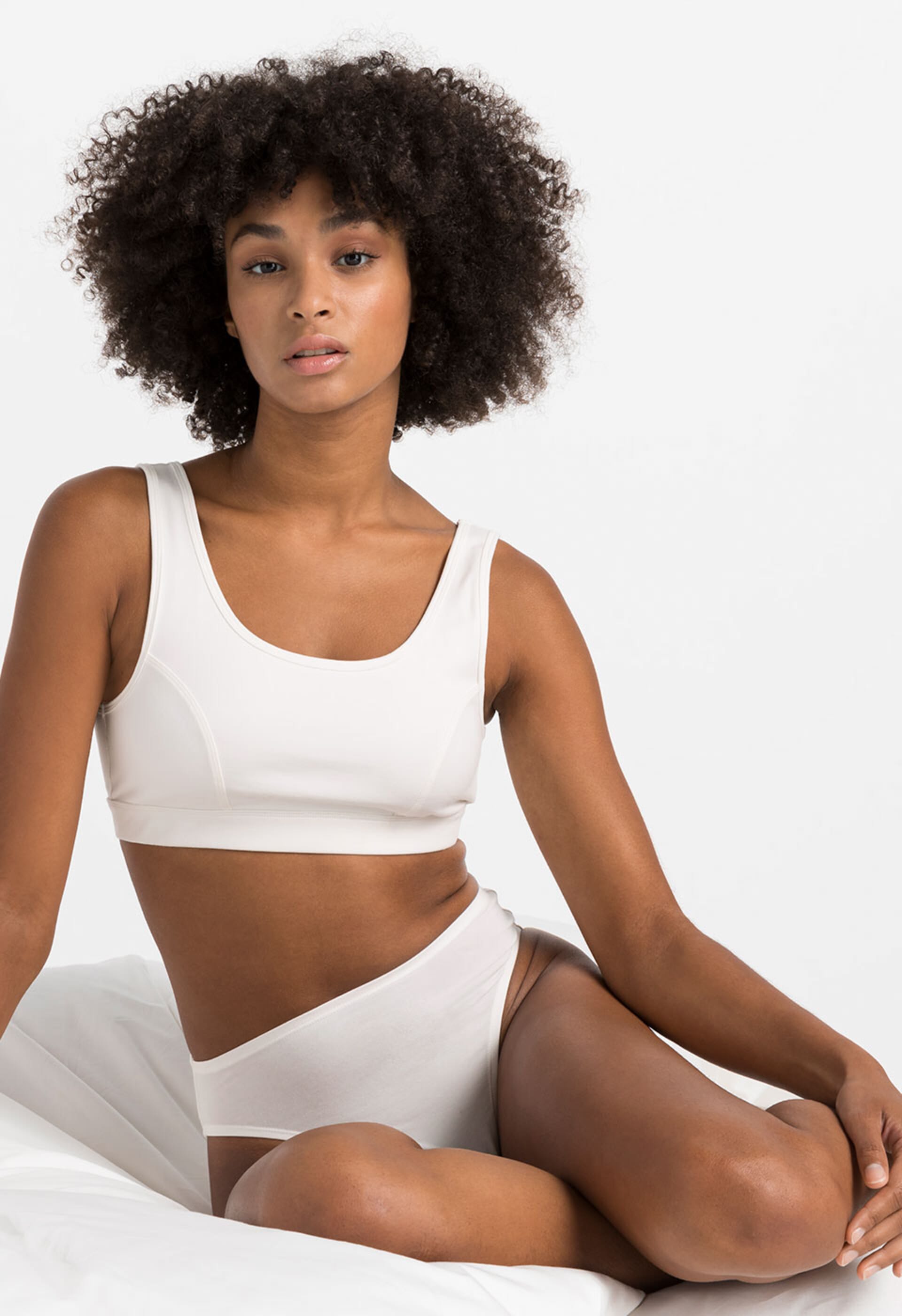 Bras made from skin-friendly natural fibers