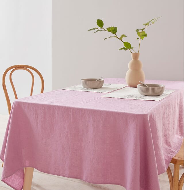 Natural linen table linen